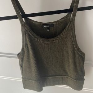 Aritzia xs green crop top